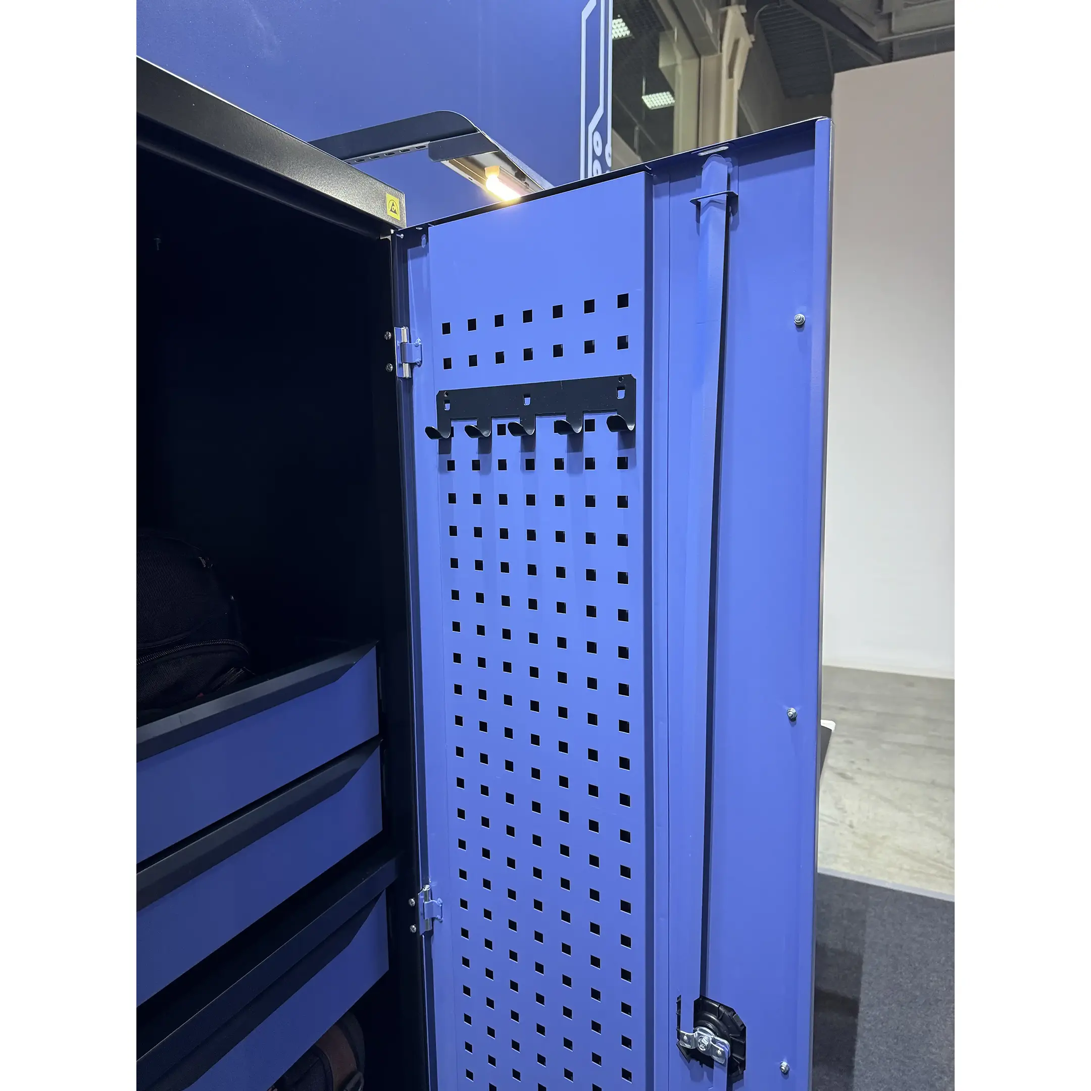 Шкаф антистатический SPC 181.2B2.2S1