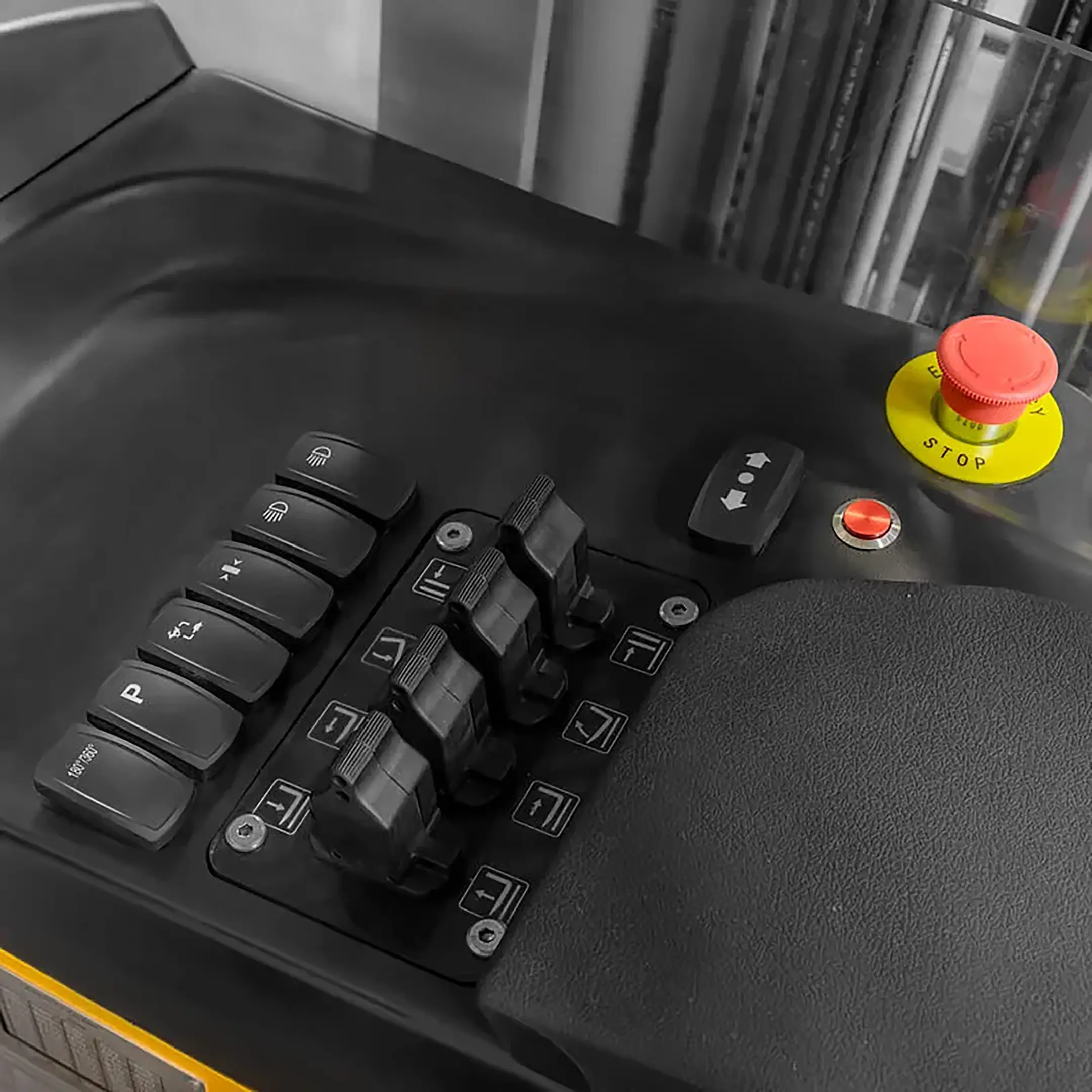 Ричтрак SMARTLIFT MFZ-L16H (1600 кг; 10,5 м; li-ion 48В / 460 Ач)